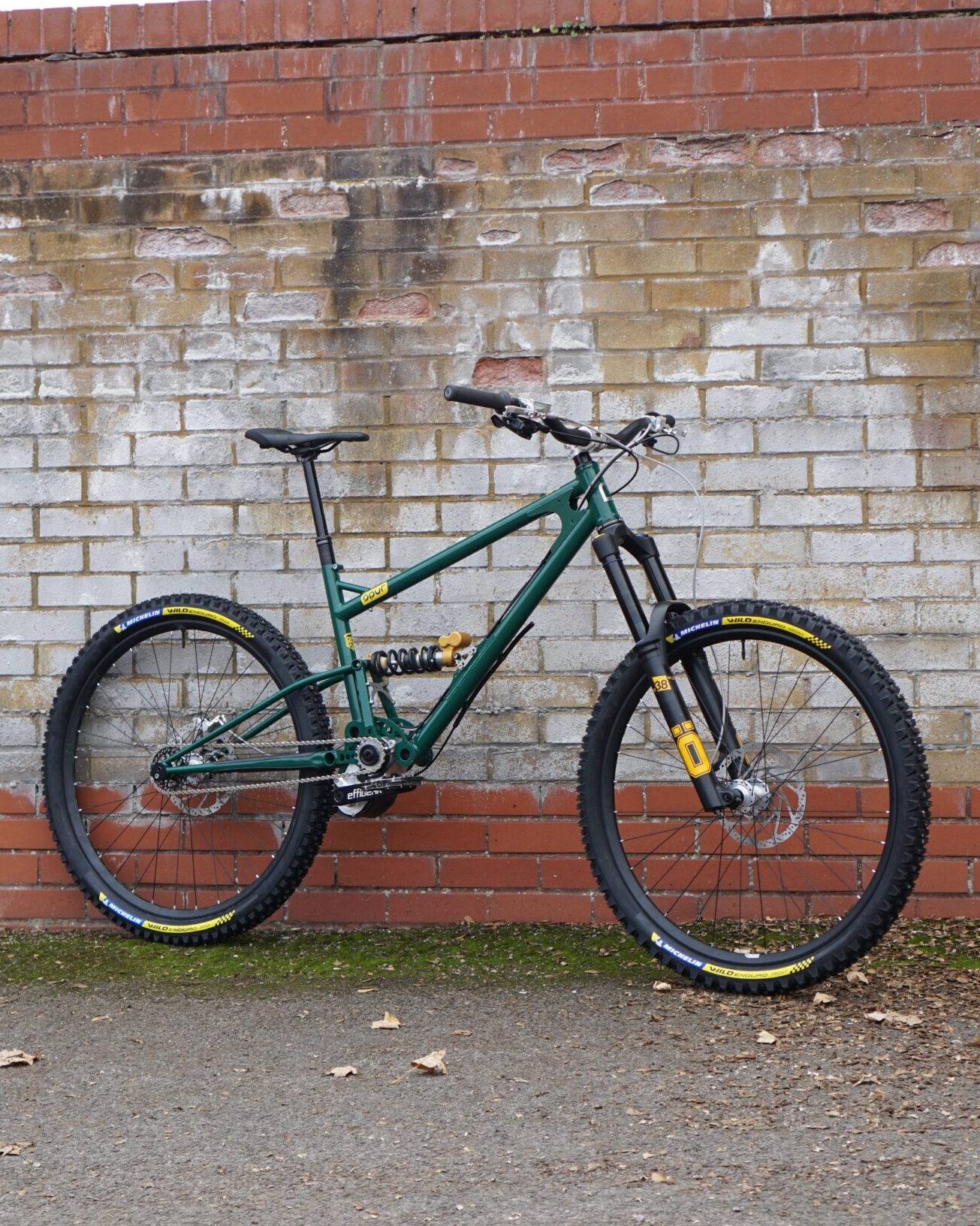 ENDED: Starling Spur – Full Bike worth £8000!